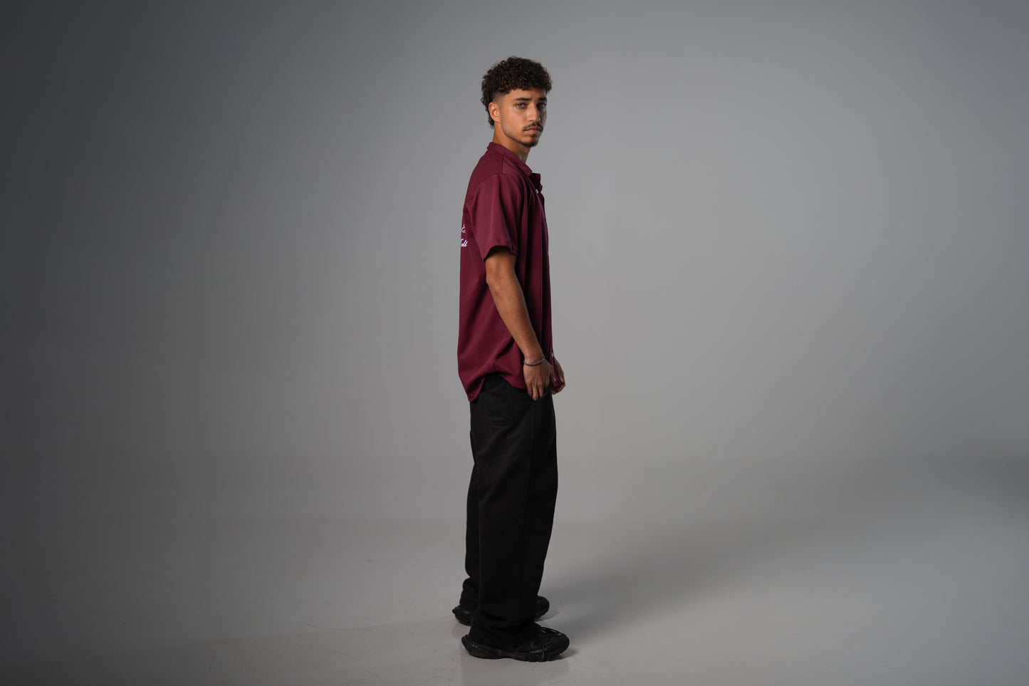 HIS STORY SHORT SLEEVE SHIRT IN BURGANDY