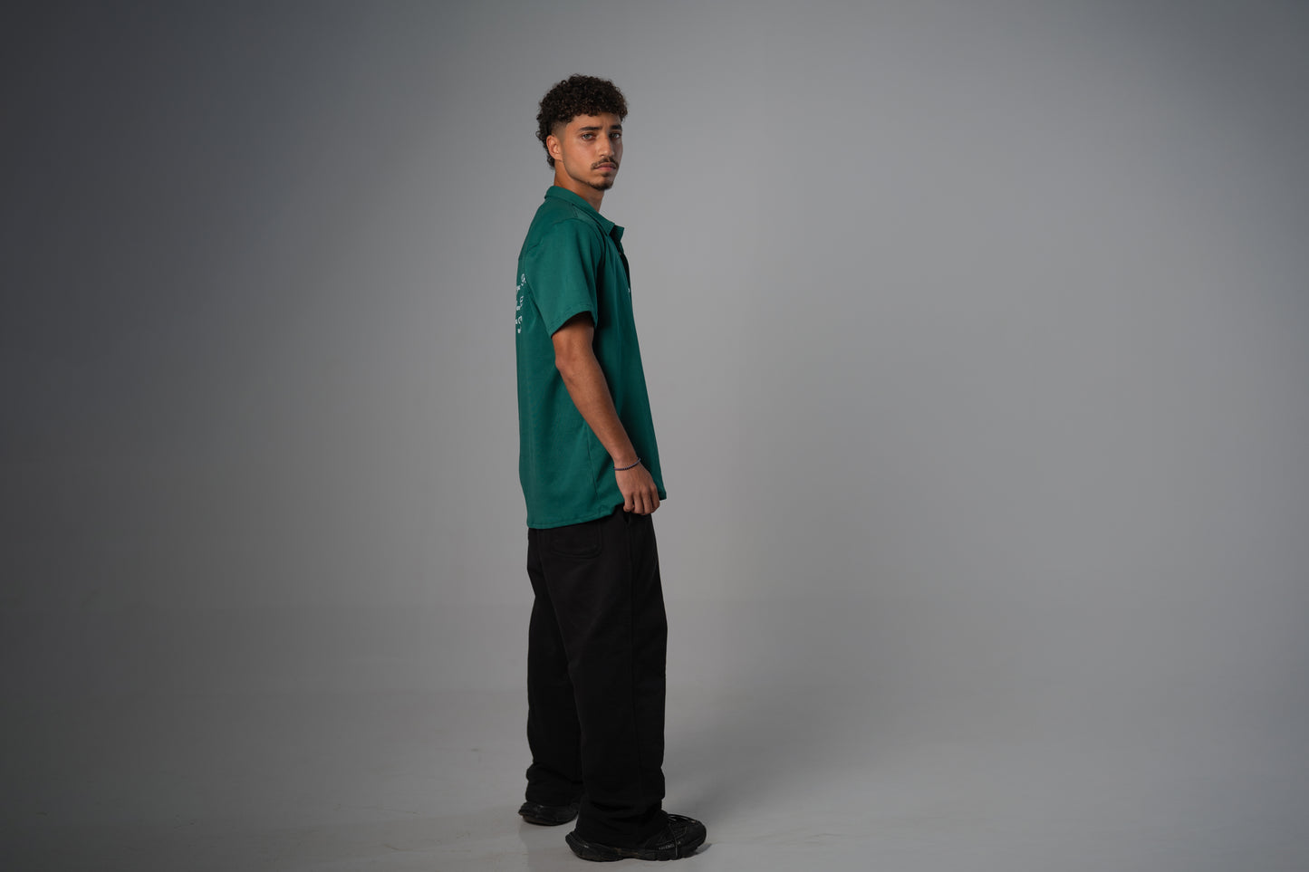 HIS STORY SHORT SLEEVE SHIRT IN DARK GREEN